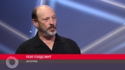 "Проснулся от звука, который принял за грузовики. Выглянул в окно: танки" "Проснулся от звука, который принял за грузовики. Выглянул в окно: танки"