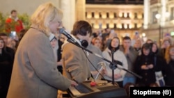 Выступление группы Stoptime на Невском проспекте в Петербурге