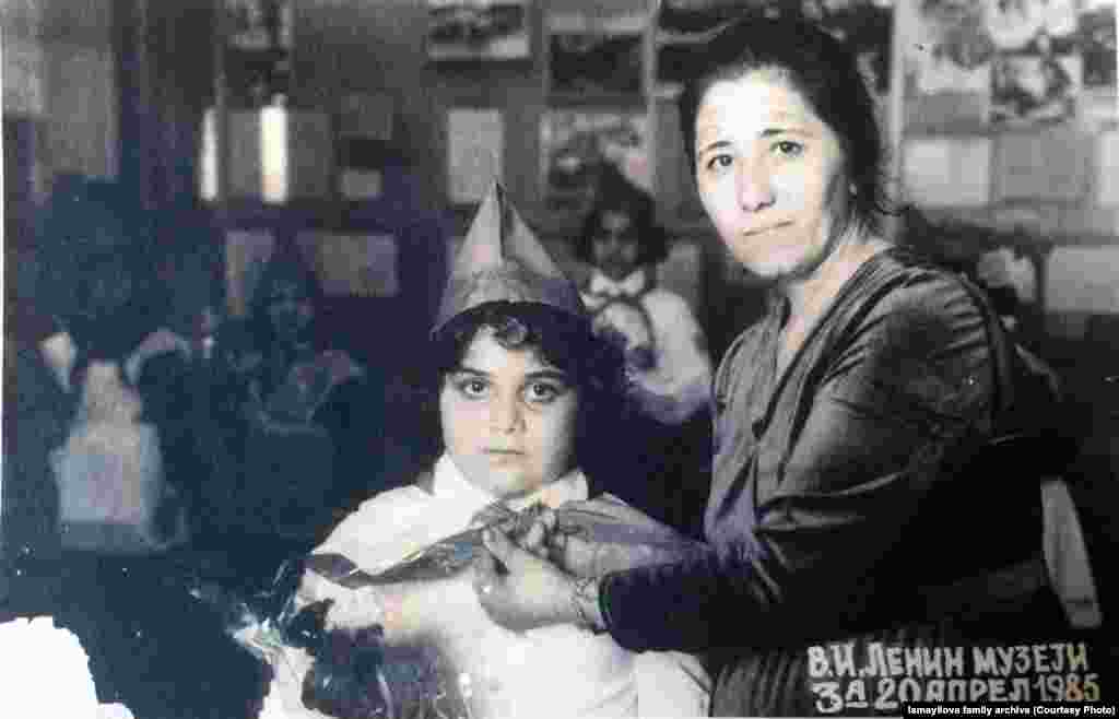 Согласно приговору, журналистка должна была провести в тюрьме еще 6,5 лет На фото – Хадидже Исмайловой 9 лет