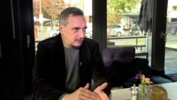 Дмитрий Врубель о "Братском поцелуе" и политическом искусстве Дмитрий Врубель о "Братском поцелуе" и политическом искусстве