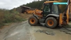 Жильцы энергоэффективного района в Екатеринбурге сами скидываются на ремонт дороги Жильцы энергоэффективного района в Екатеринбурге сами скидываются на ремонт дороги