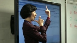 Как работает единственный в мире университет для глухих? Как работает единственный в мире университет для глухих?