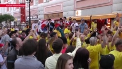 Как Нижний Новгород встречал шведских болельщиков Как Нижний Новгород встречал шведских болельщиков