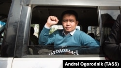 Депутат от КПРФ Баир Цыренов на несогласованном стихийном митинге в Улан-Уд, 10 сентября