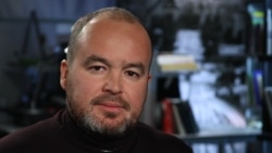 Юрист Алексей Федяров: "Чтобы замучить зека до состояния овоща, нужно просто заставить его жить по правилам внутреннего распорядка" Юрист Алексей Федяров: "Чтобы замучить зека до состояния овоща, нужно просто заставить его жить по правилам внутреннего распорядка"