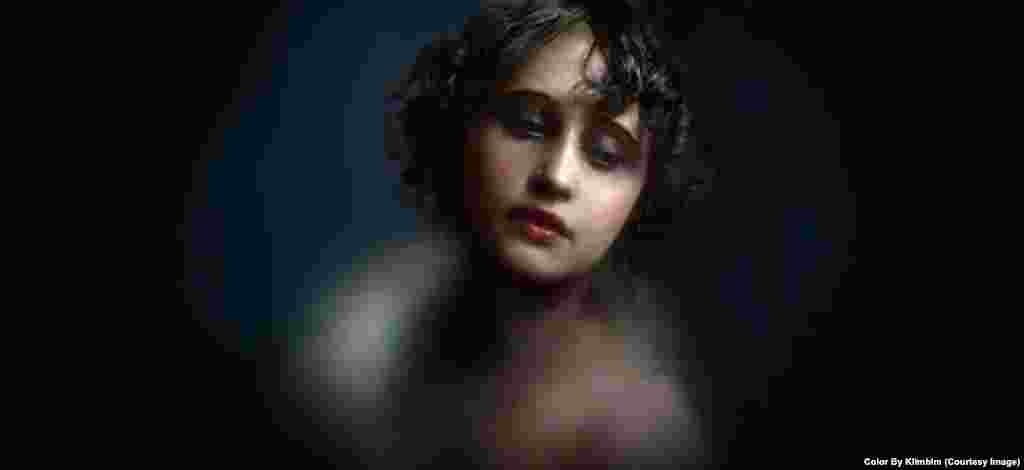 На фото – Вера Холодная, одна из звезд немого российского кино, погибшая в возрасте 25 лет от эпидемии "испанки" в 1919 году