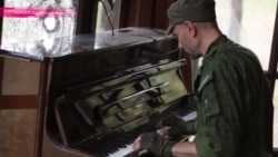 Бои под городом Марьинка Донецкой области продолжаются Бои под городом Марьинка Донецкой области продолжаются