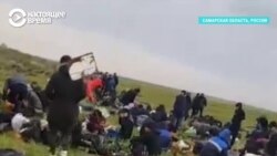 Сотни узбекистанцев живут под открытым небом у Самары Сотни узбекистанцев живут под открытым небом у Самары