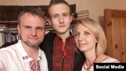 Андрей Витушко с женой Кристиной и сыном Мироном