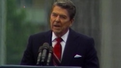 На свободу из психиатрической клиники выходит Джон Хинкли, который пытался убить Рейгана На свободу из психиатрической клиники выходит Джон Хинкли, который пытался убить Рейгана