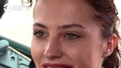 23-летний пилот Юля покоряет небеса 23-летний пилот Юля покоряет небеса