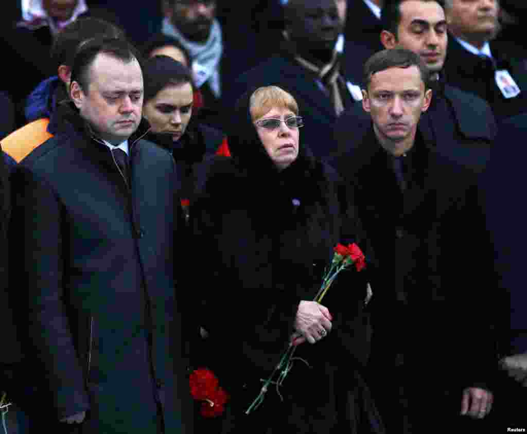 Вдова посла Марина Карлова в аэропорту Анкары, 20 декабря 