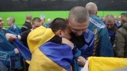 Украина и Россия обменялись пленными по формуле "185 на 185". Вот как в Украине встречали освобожденных военных Украина и Россия обменялись пленными по формуле "185 на 185". Вот как в Украине встречали освобожденных военных