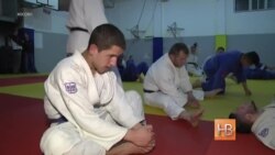 Впервые под флагом Косово Впервые под флагом Косово