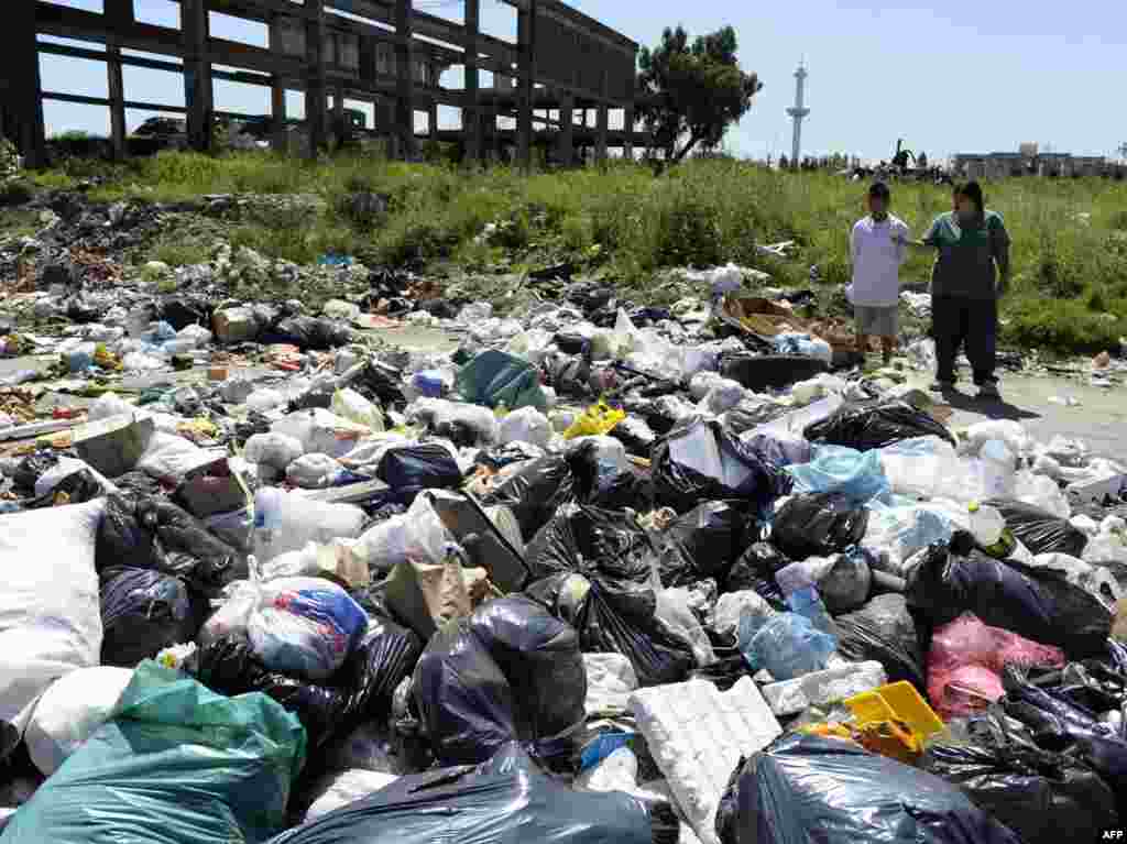 Аргентинская река Мантаса – в первой десятке самых загрязненных мест на земле. Небольшие заводы, расположенные по берегам реки, на протяжении многих лет сбрасывают в нее производственные отходы. Несколько раз власти выделяли средства на очищение реки, но из-за масштабной коррупции процесс так и не был завершен 