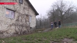 Родители украинского солдата, попавшего в луганский изолятор, ждут обмена военнопленными Родители украинского солдата, попавшего в луганский изолятор, ждут обмена военнопленными